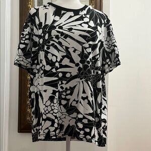 Express Black and White Graphic women’s Shirt size XL